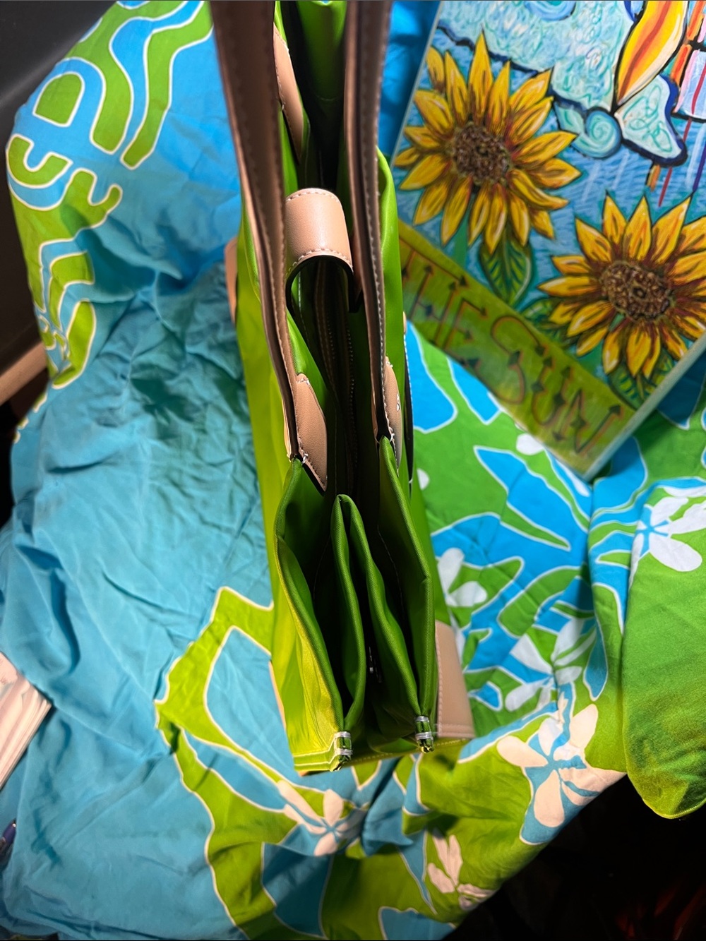Tory Burch Bright grass Green Tote with Natural Trim (P12) - Picture 4 of 6